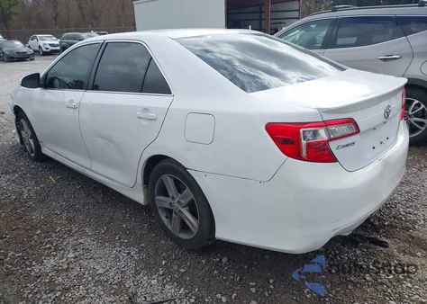 2014 Toyota Camry Se z USA, uszkodzony, nr VIN 4T1BF1FK4EU314056